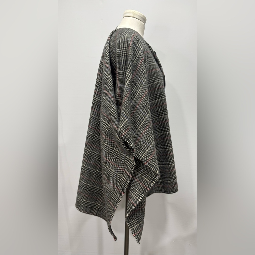 Vince Camuto   Shawl Poncho Cape EUC - Picture 3 of 8
